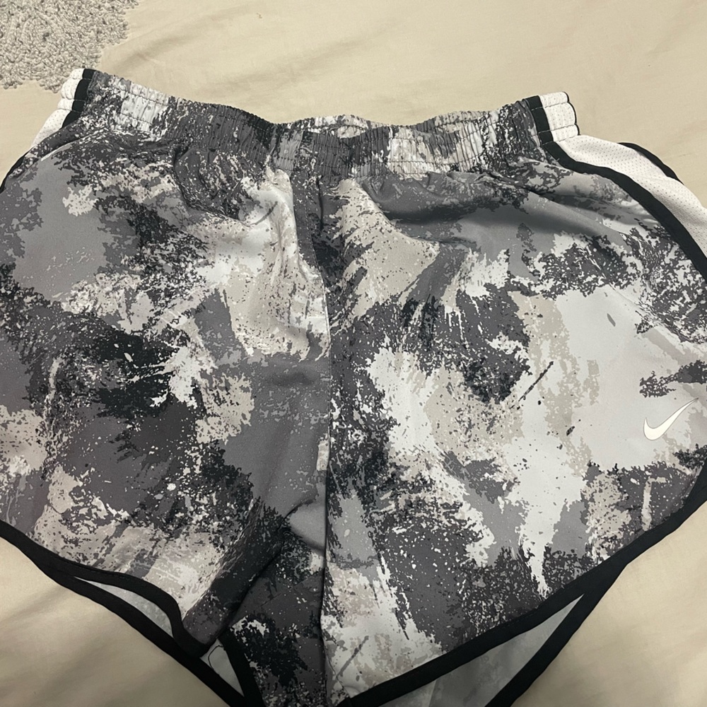 Nike Dry Fit - Girls SZ L -EUC